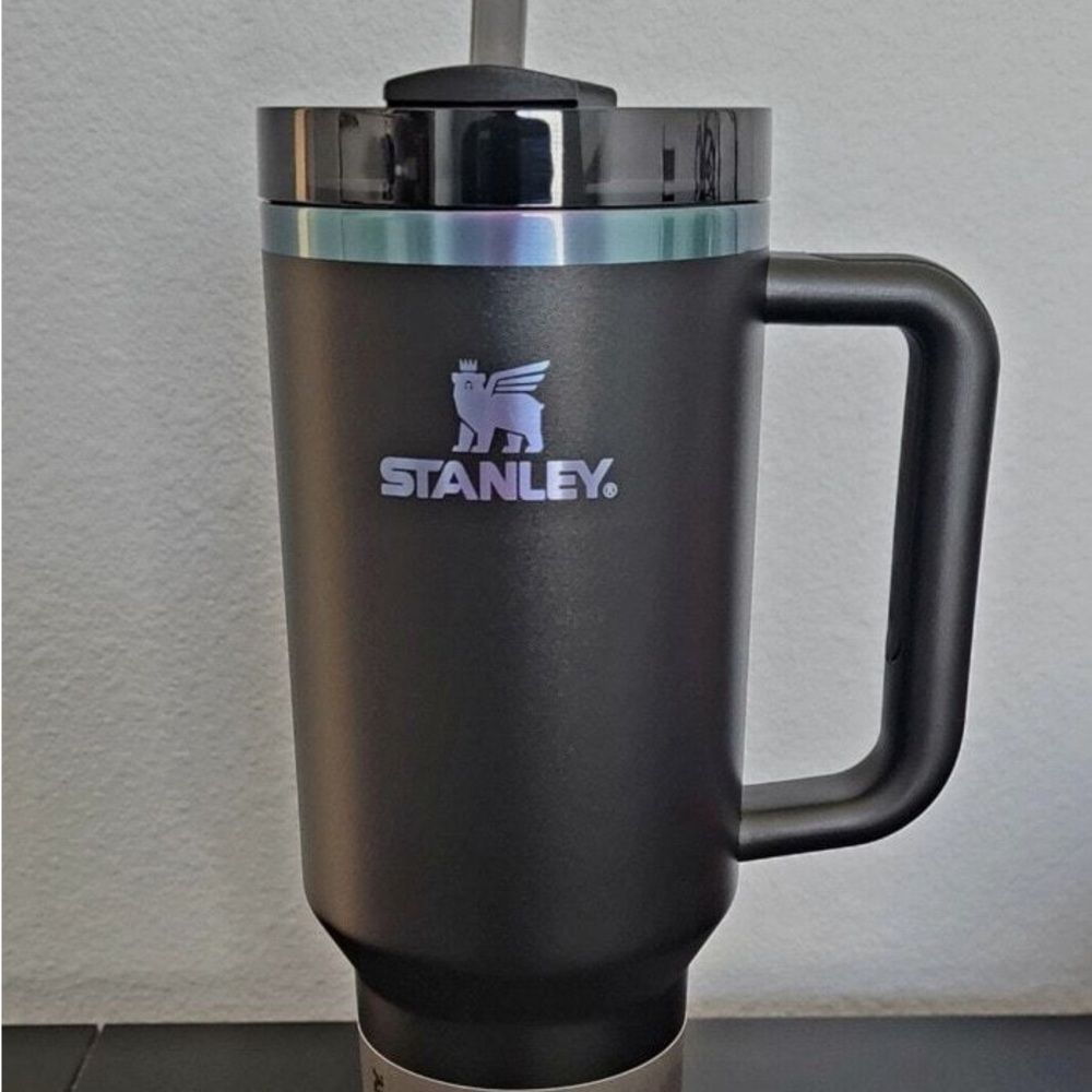 Stanley Black Chroma H2.0 40 Oz FlowState Quencher Tumbler